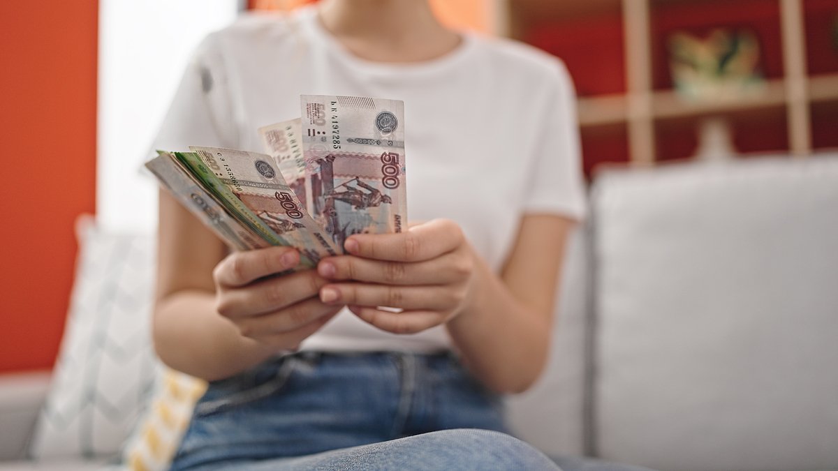 Как ребенку заработать на карманные расходы? Безопасные способы и идеи заработка в 12 лет