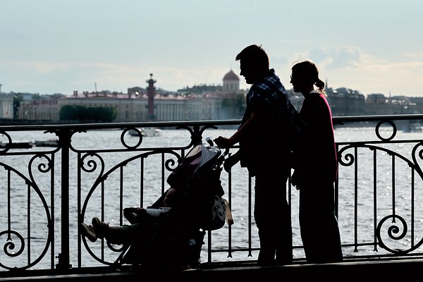 «Пусть сами решают — копить деньги или рожать детей» В России вновь поднимается вопрос об отмене пенсий