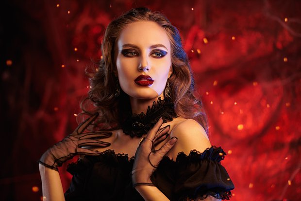 30+ идей макияжа на Хэллоуин в 2025 году: пошаговые инструкции с видео для создания простого и страшного грима