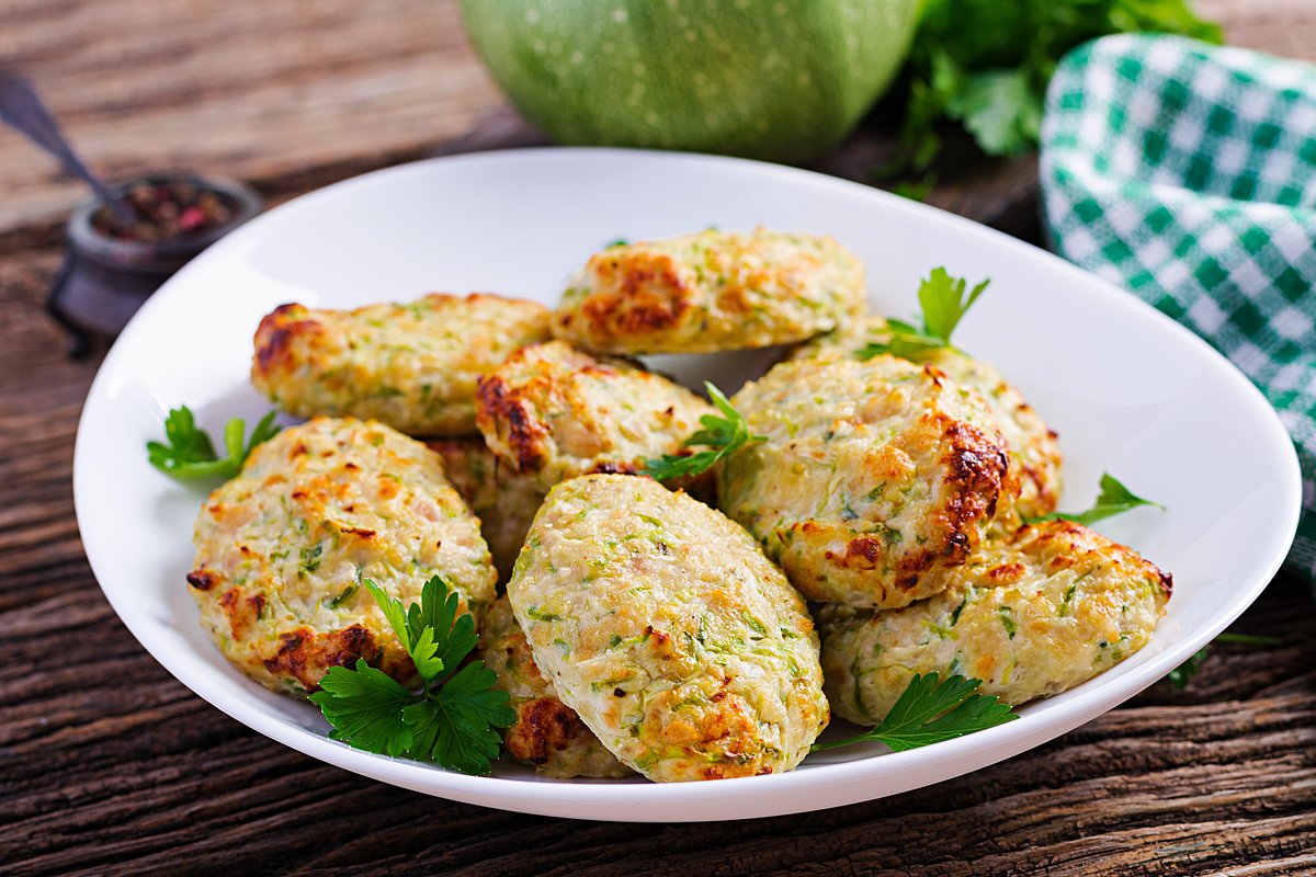 10 уникальных рецептов котлет из кабачков: как приготовить сочные и вкусные блюда