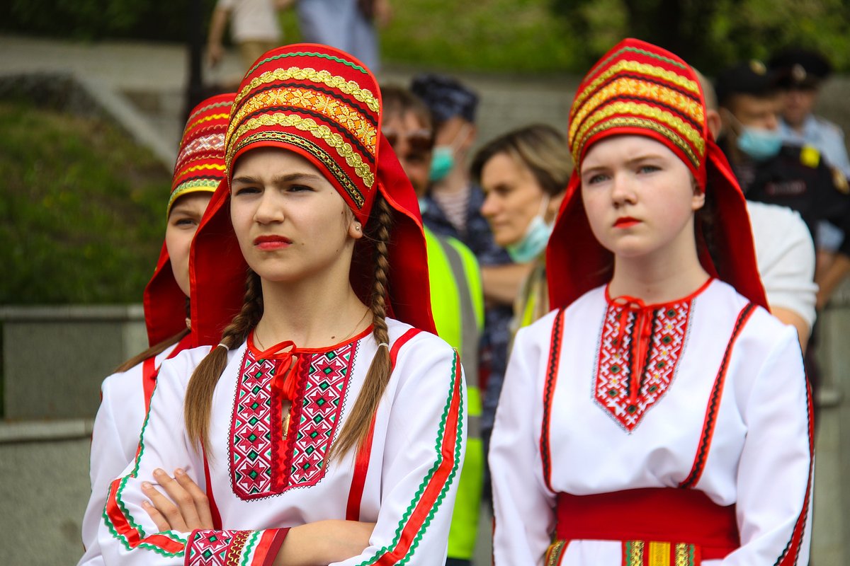 «Я не верила, что есть мир, где многих русских» — Эрузянка уже больше 10 лет учит детей исчезающему языку. Зачем она это делает?