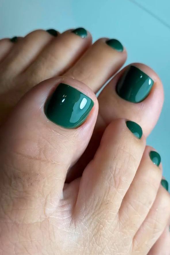 Модный педикюр на осень 2025 года: новшества и тенденции сезона