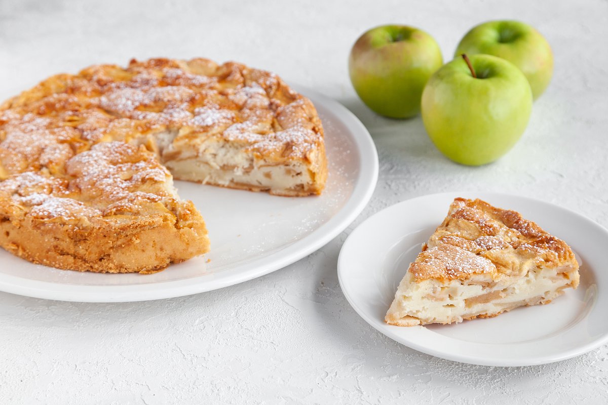 Как приготовить шарлотку на kefire? Простые рецепты — от классической в духовке до диетической