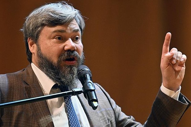 «Пусть сами решают — копить деньги или рожать детей» В России вновь поднимается вопрос об отмене пенсий