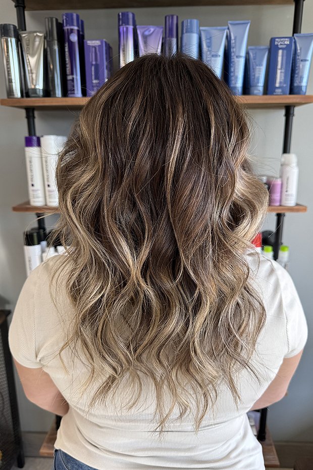 Русый цвет волос: как выбрать оттенок в 2025 году и сделать его идеальным под ваш цветотип