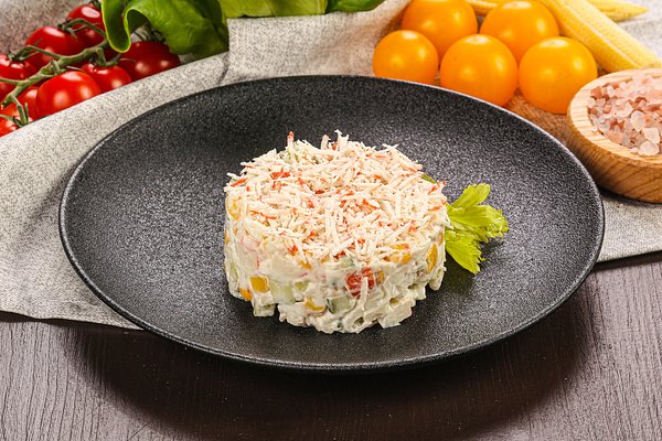 Салат с крабовыми палочками: простые и вкусные рецепты