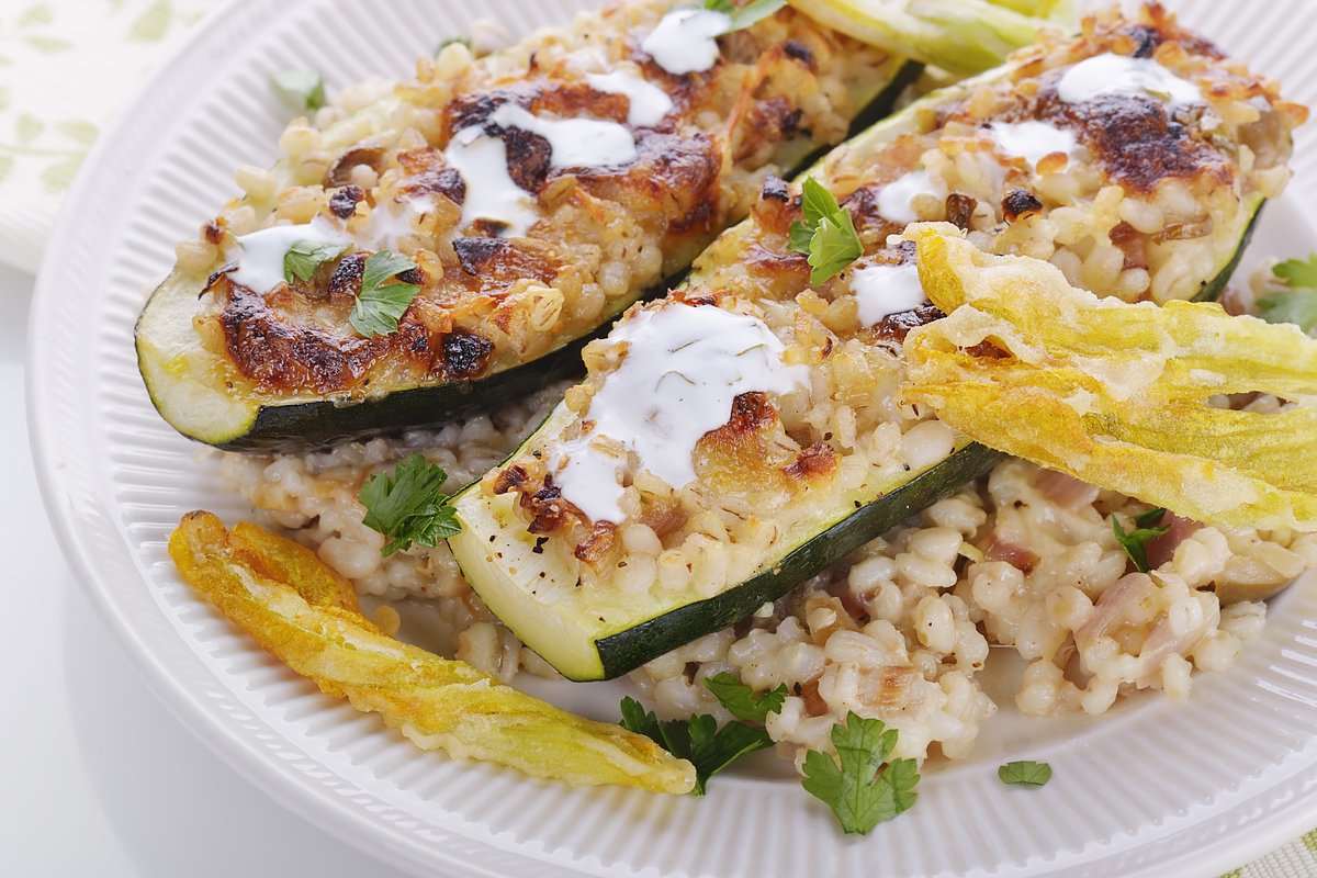 Рецепты фаршированных кабачков в духовке: топ-10 идей