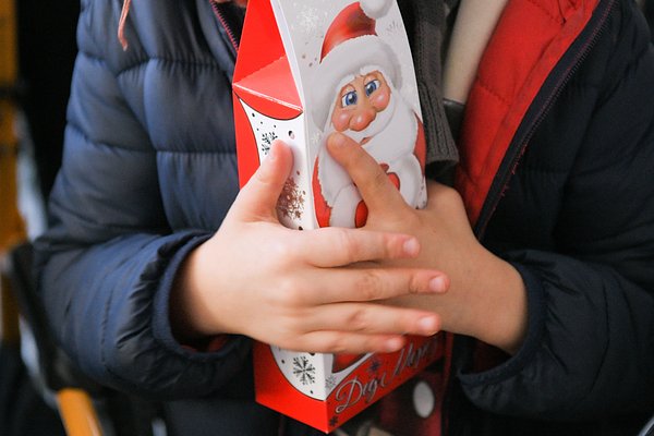 Поздравления с Новым, 2026 годом учителю. Как поздравить педагога в стихах и прозе?