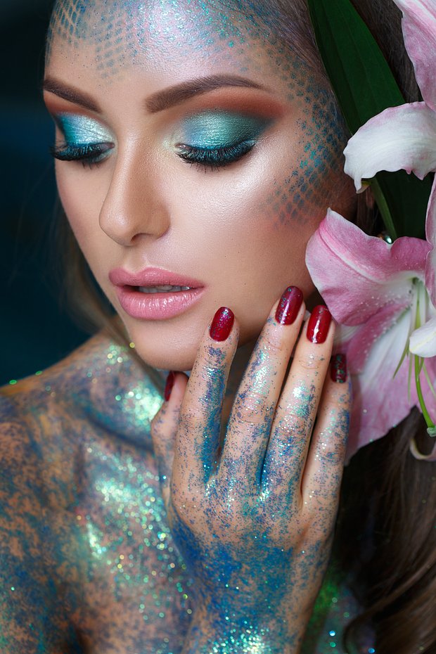 30+ идей макияжа на Хэллоуин в 2025 году: пошаговые инструкции с видео для создания простого и страшного грима