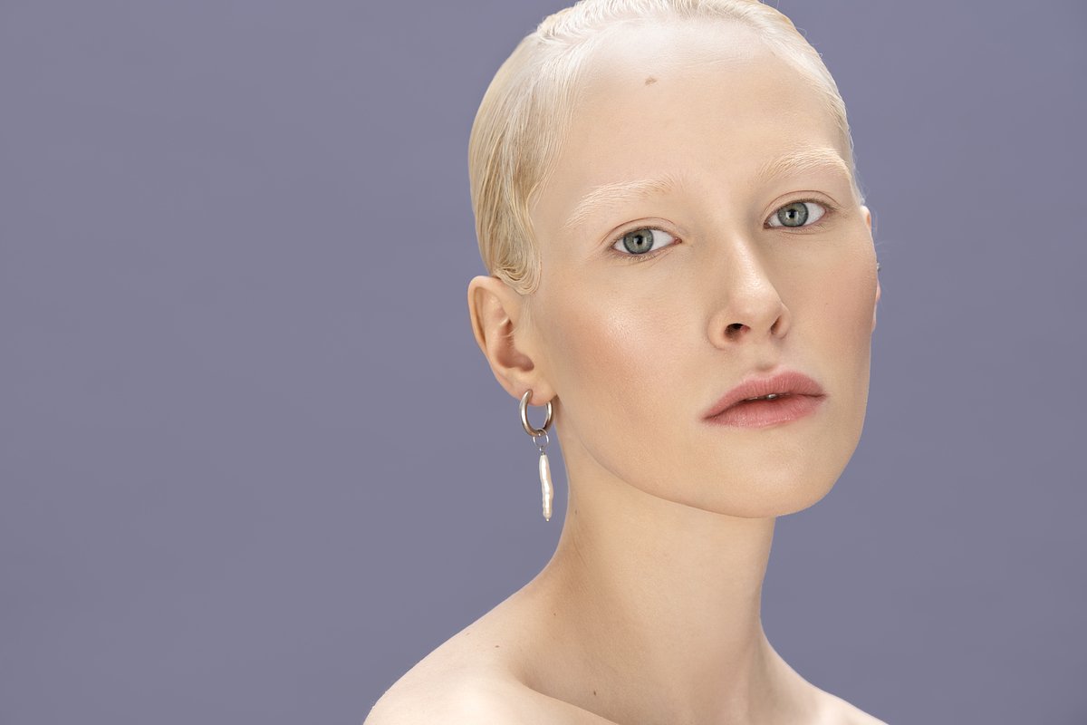 Волосы в Новый 2026 год: 15+ стильных идей для коротких, средних и длинных стрижек