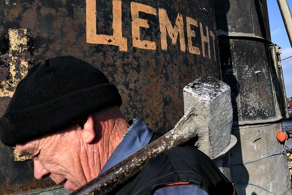 Цементная отрасль накрыла затяжная кризис. Как это перевернет рынок недвижимости по всей России?