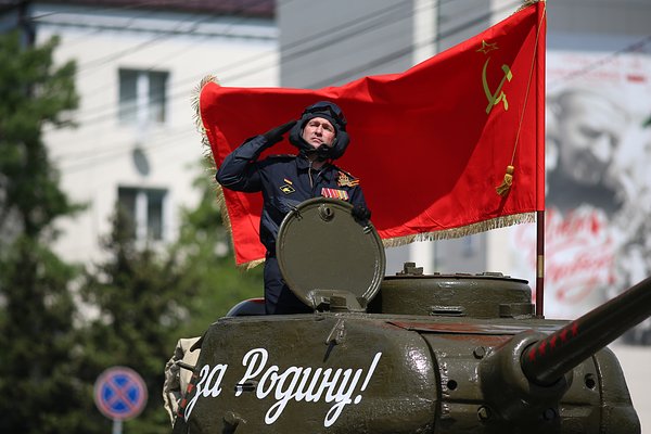 «Танки грязи не боятся!» Отправьте открытки с Днем танкиста: 40+ картинок и поздравлений