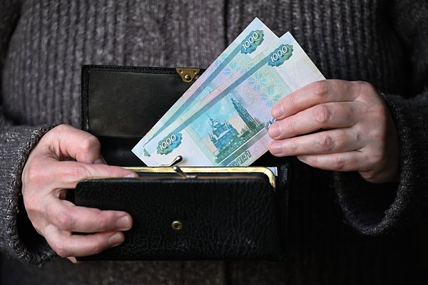 Выплаты на второго ребенка: какие пособия положены и как получить их в 2025 году