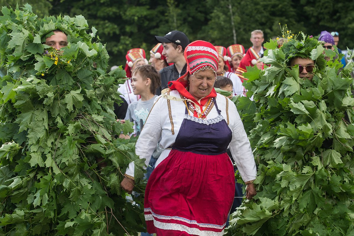 «Я не верила, что есть мир, где многих русских» — Эрузянка уже больше 10 лет учит детей исчезающему языку. Зачем она это делает?