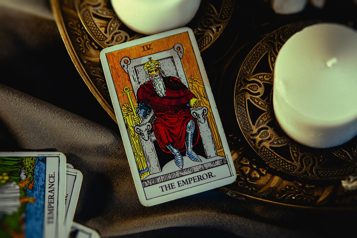Карта Таро Император: значение аркана в разных сферах жизни, сочетание с другими картами