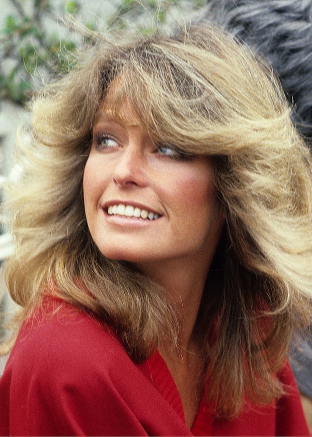 Волосы в Новый 2026 год: 15+ стильных идей для коротких, средних и длинных стрижек