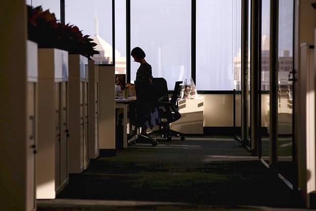 «Бумеранг уволенные» Работники по всему миру лишились должностей из-за ИИ. Почему их назвали обратно?