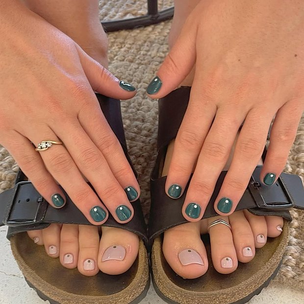 Модный педикюр на осень 2025 года: новшества и тенденции сезона