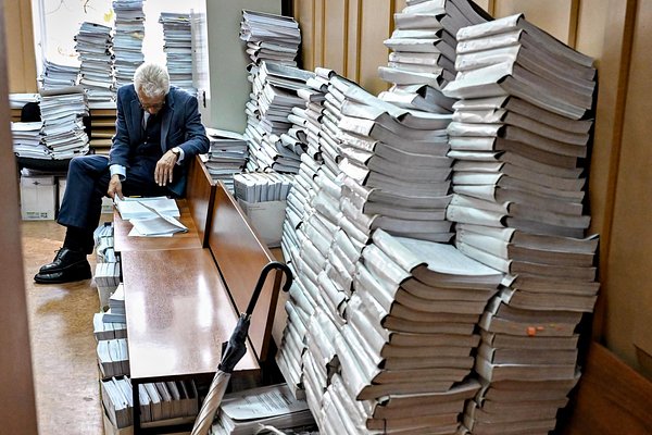 Кому станет сложнее судиться в России? Почему услуги адвокатов в стране подорожают?