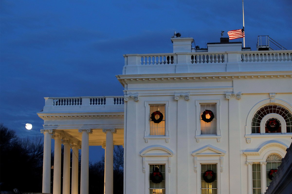 Трамп намерен смягчить санкции против России. Какие шаги он готов предпринять для мира на Украине?