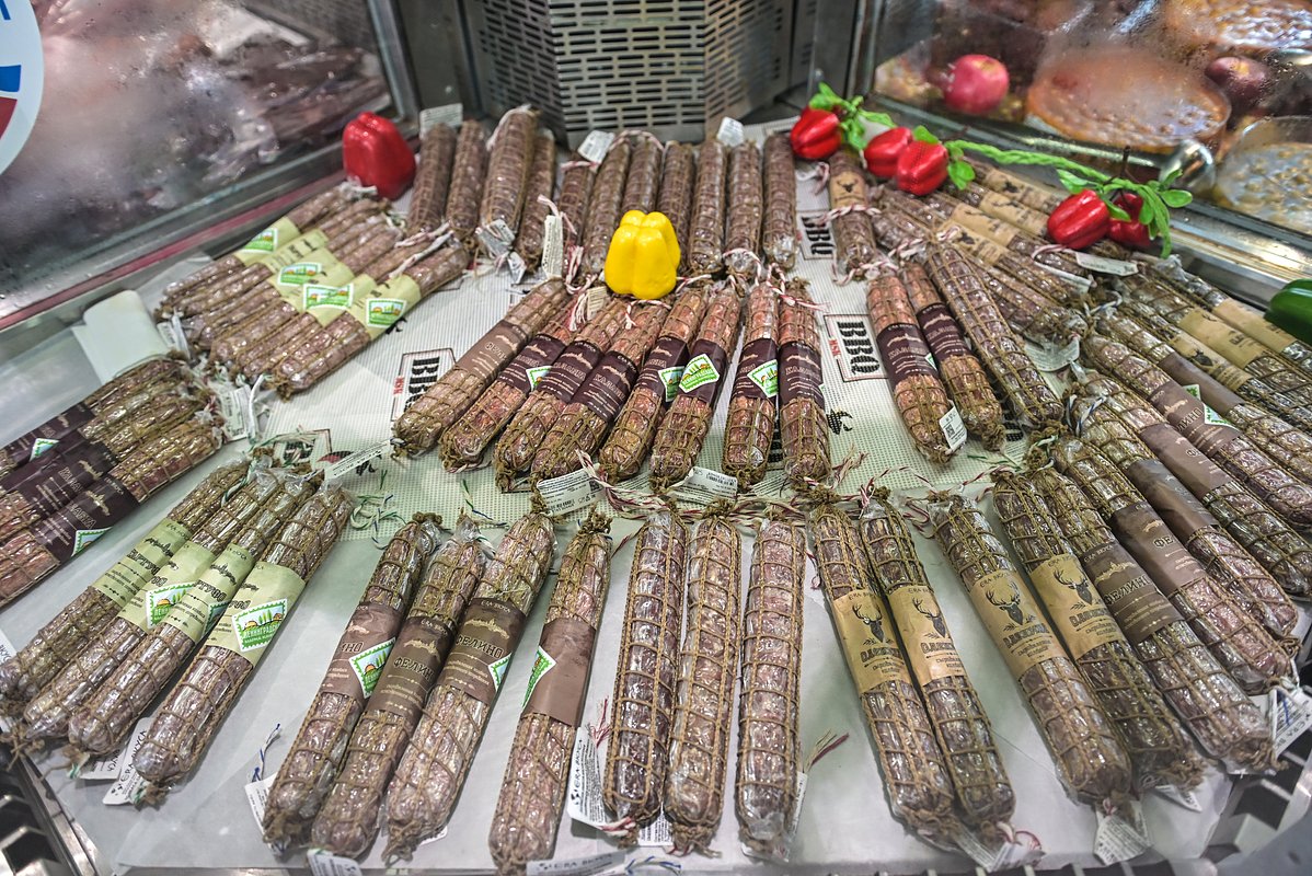 Русская салями: на московской ярмарке представили мясные деликатесы по итальянским рецептам
