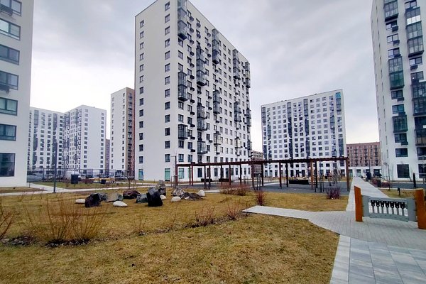 «Мы в подъезде — как в гробу»: Заваренные лифты, перебои со светом и грязь - как живет скандальный ЖК «Новое Внуково»