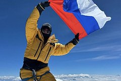 Российская альпинистка впервые покорила все высочайшие горы Земли