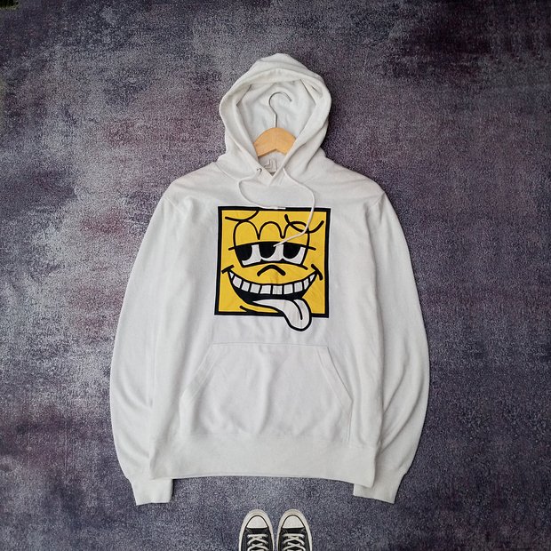 Что подарить на Новый год-2026 девочке 12 лет: 70+ необычных идей на любой кошелек