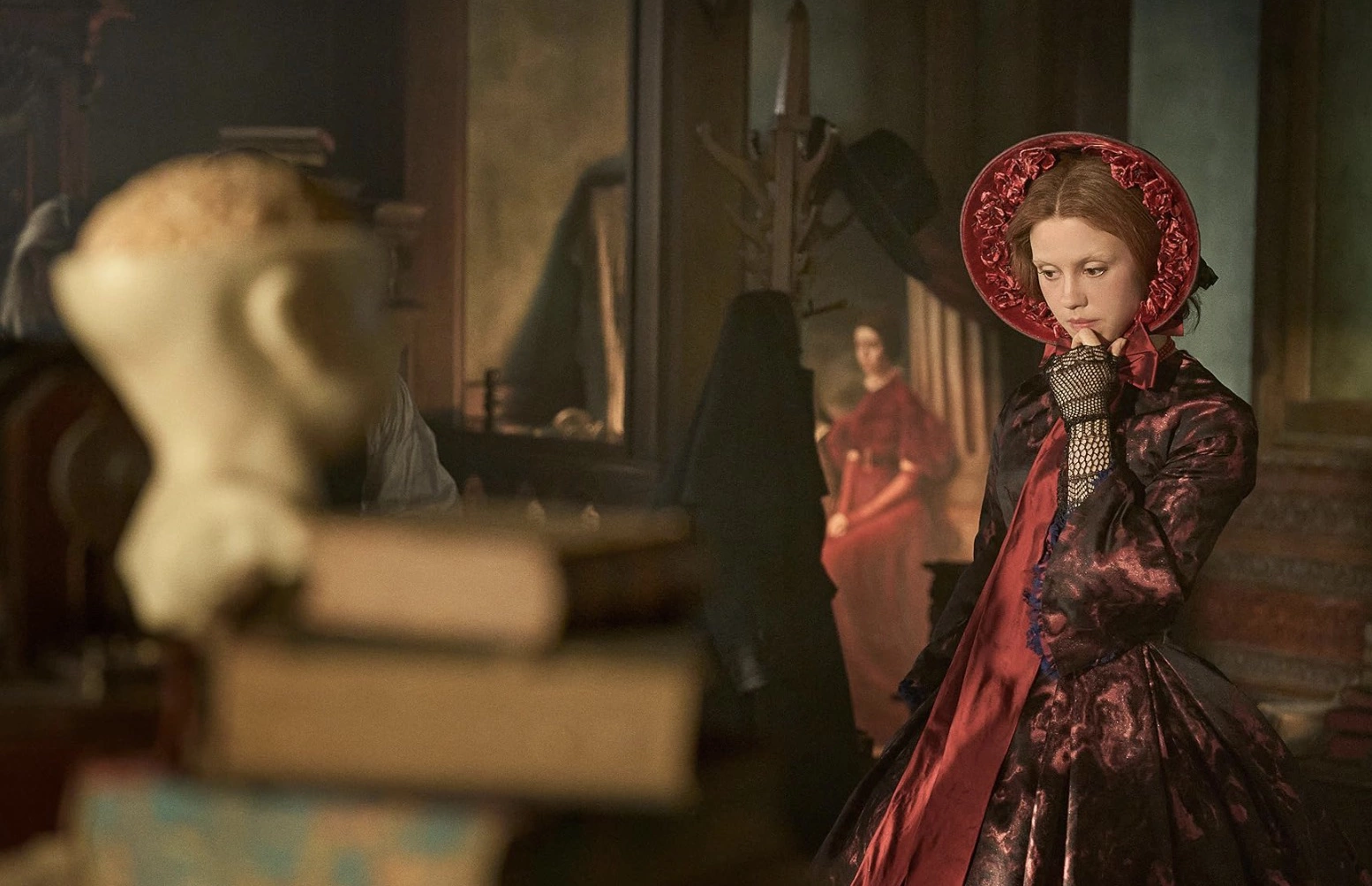 Миа Гот в готическом хорроре Гильермо дель Торо «Франкенштейн