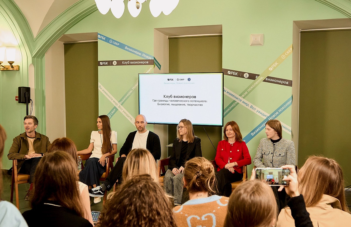 Евгений Тихонович, Анна Шепеленко, Андрей Мигунов, Елена Бобровская, Юлия Фомина и Вика Чума