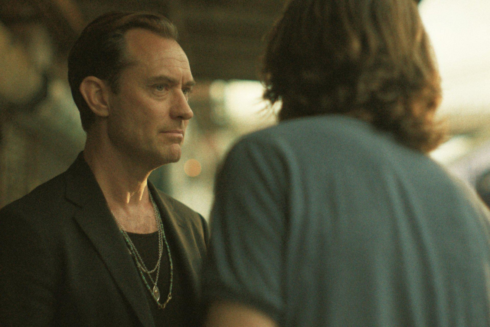 Кадр из сериала «Черный кролик»