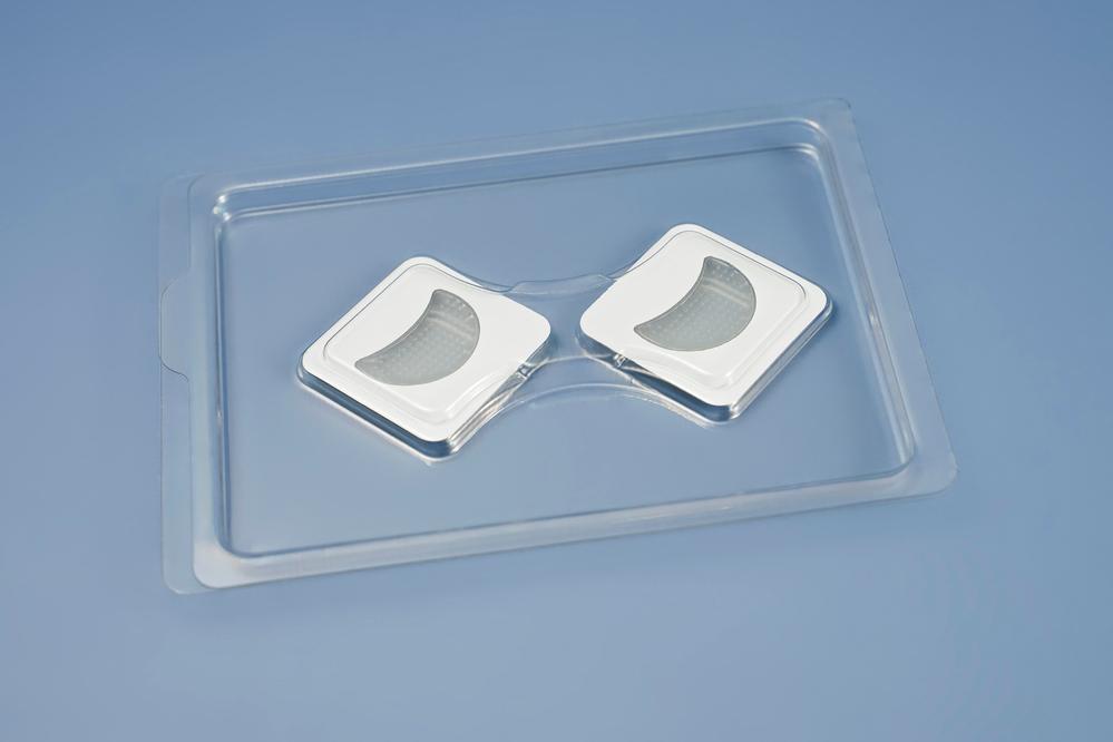 Патчи для глаз оказывают комплексное действие