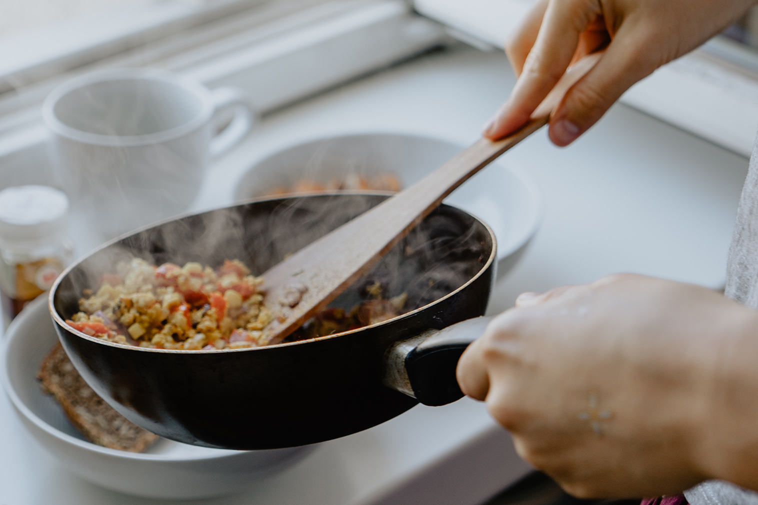 Старайтесь исключать трансжиры и обработанные, рафинированные продукты с высоким содержанием углеводов