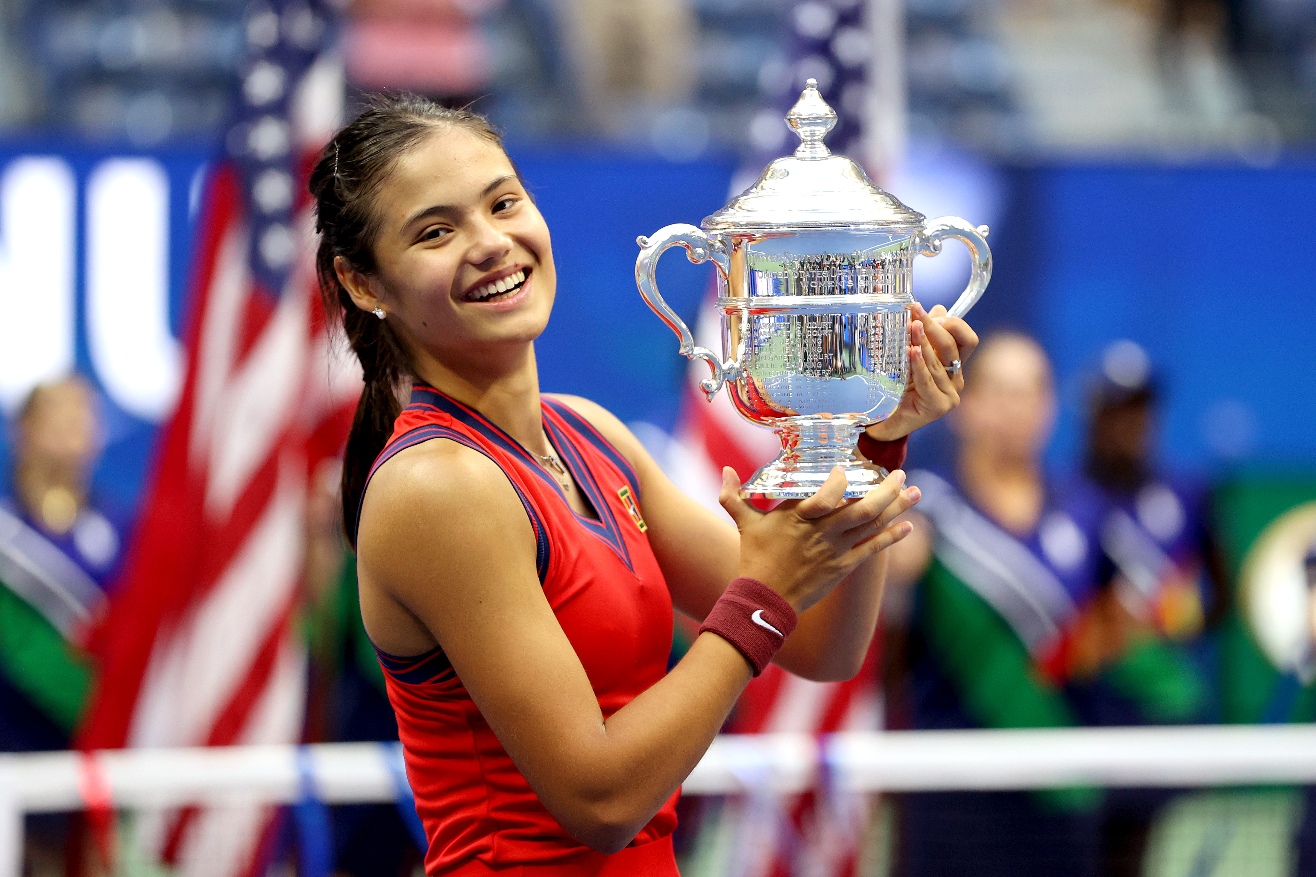 Радукану выиграла Открытый чемпионат США 2021 года в возрасте 18 лет, но не смогла повторить этот подвиг