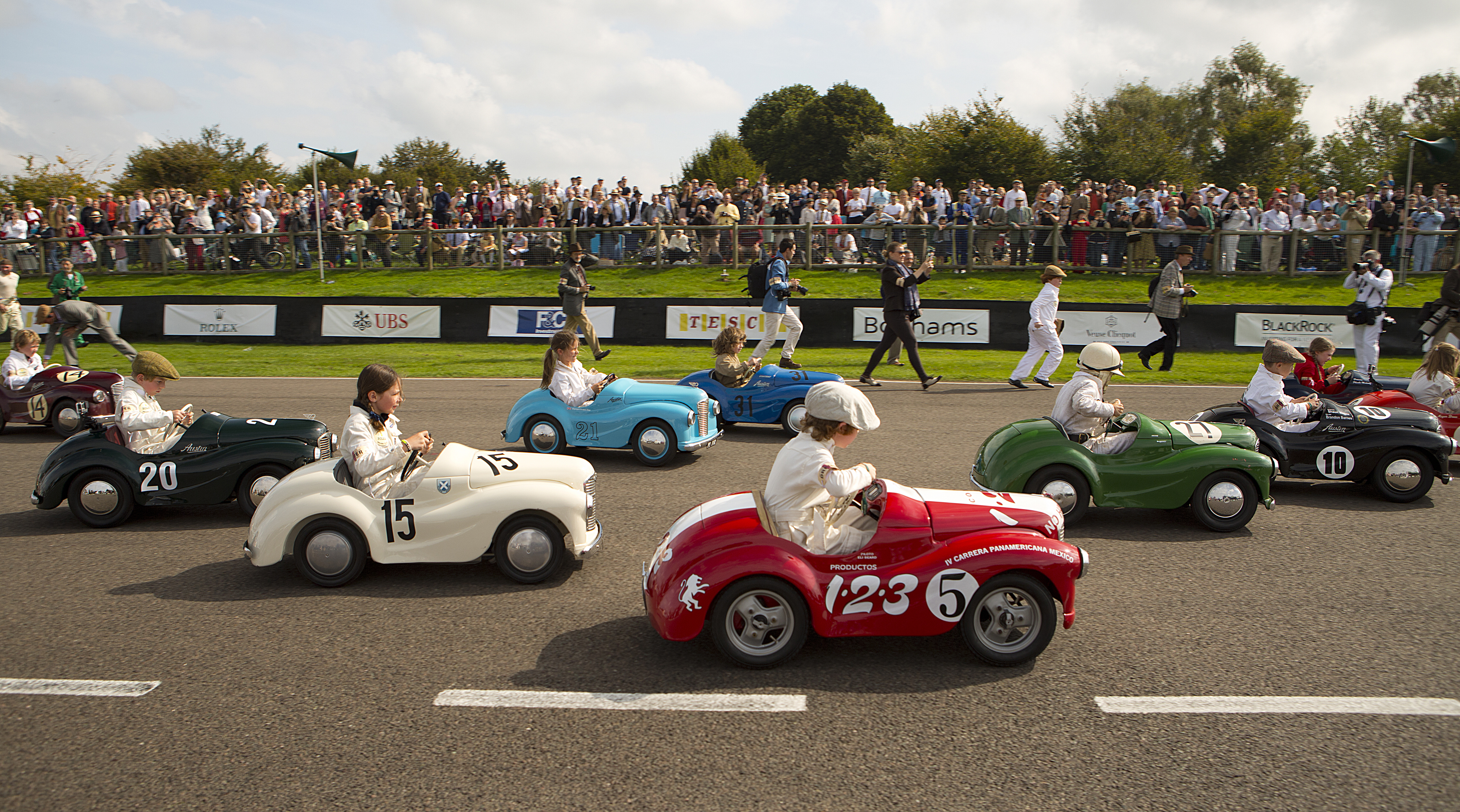 Гонка Settrington Cup на фестивале Goodwood Revival