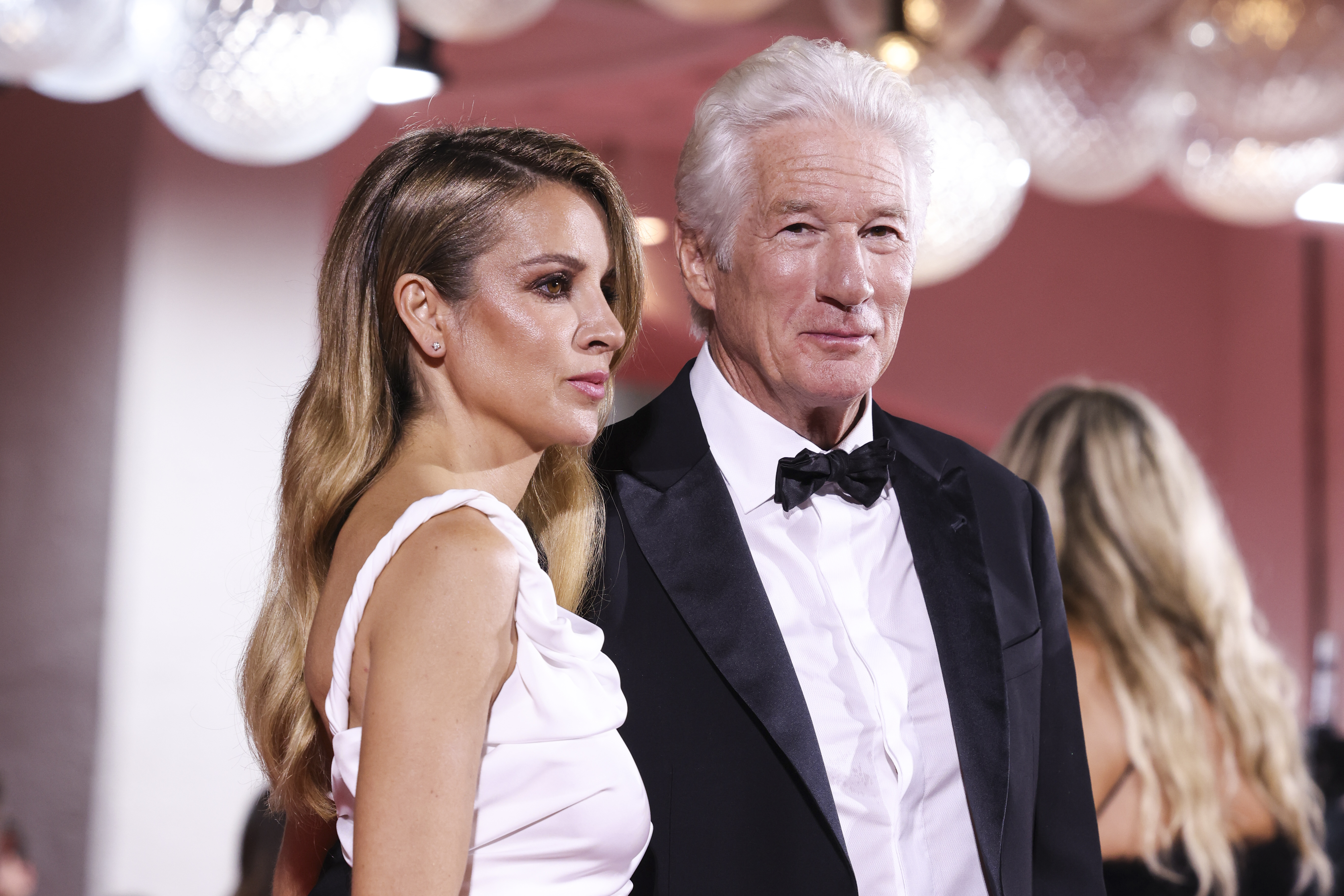 Алехандра Силва и Ричард Гир на красной дорожке награды Filming Italy Venice Award.