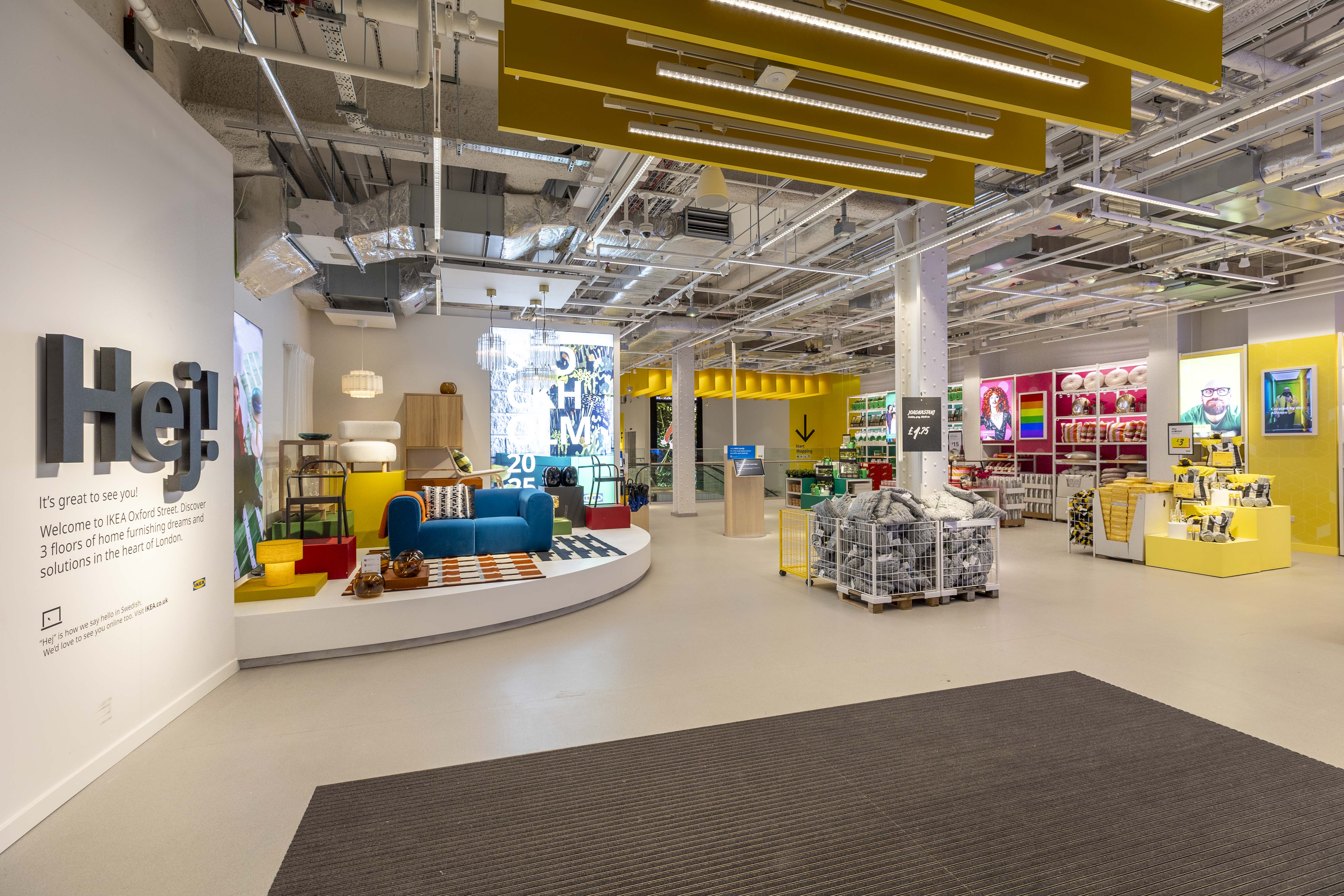 Внутренний вид магазина IKEA на Оксфорд-стрит.