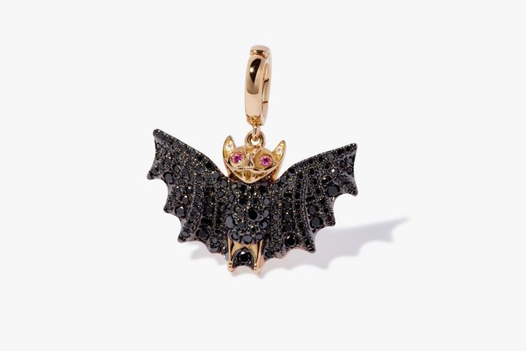 Подвеска Annoushka Mythology Bat Charm в 18-каратном желтом золоте, бриллиантах, рубинах, £3,200