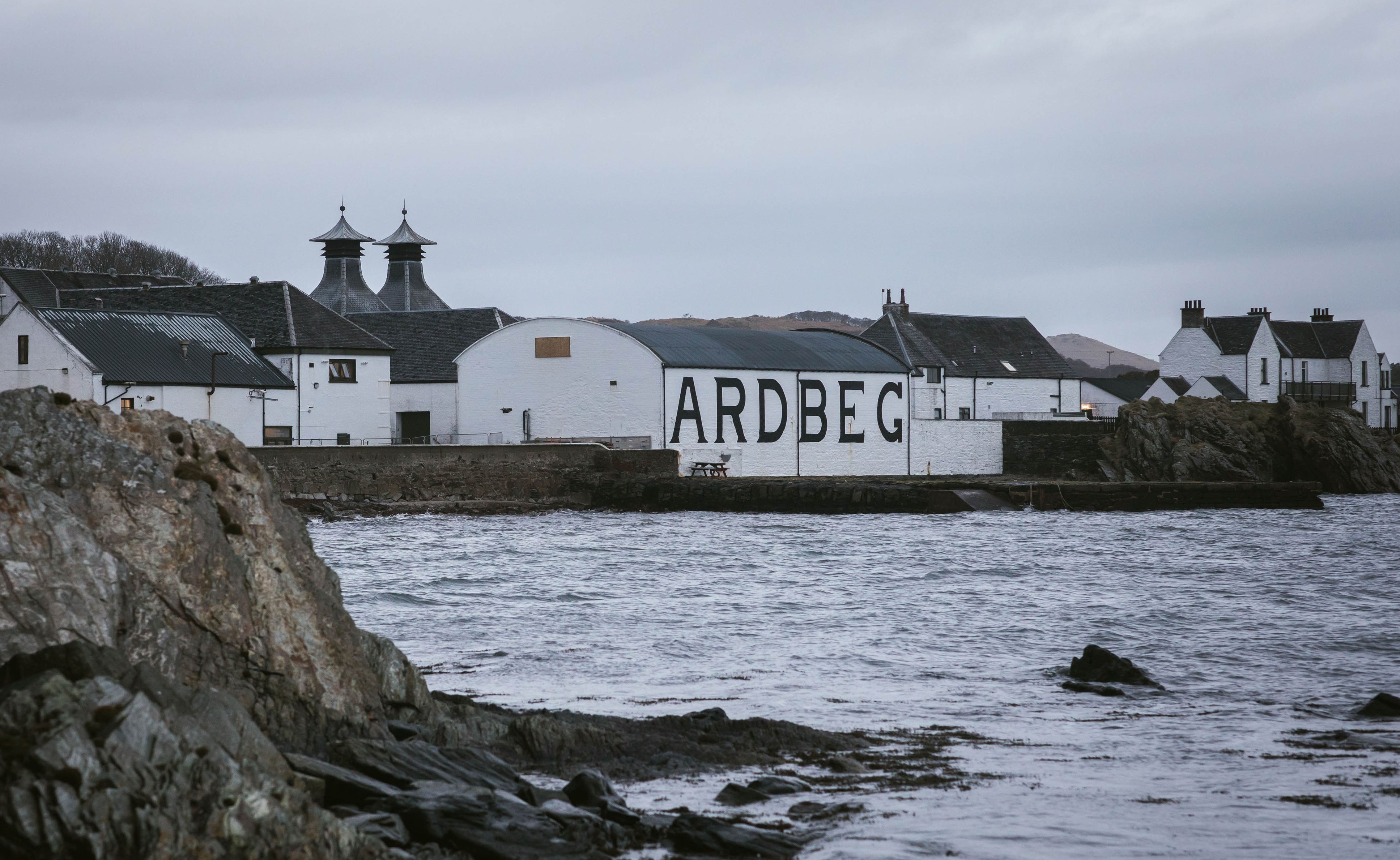 Остров Айла и его винокурня Ardbeg, основанная в 1815 году в Порт-Эллен