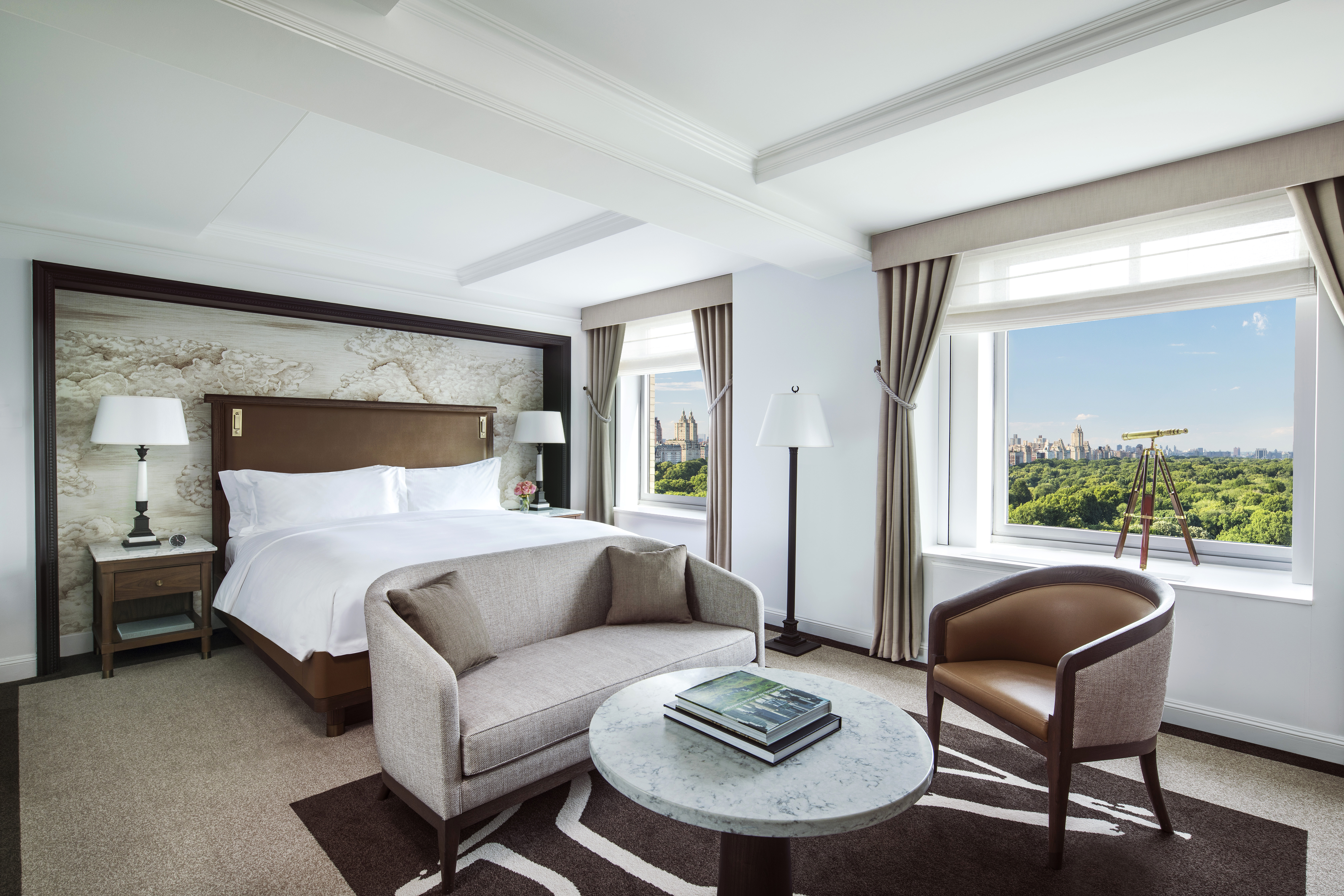 Номер Grand Park View в Ritz-Carlton New York, NoMad - один из лучших отелей в Нью-Йорке