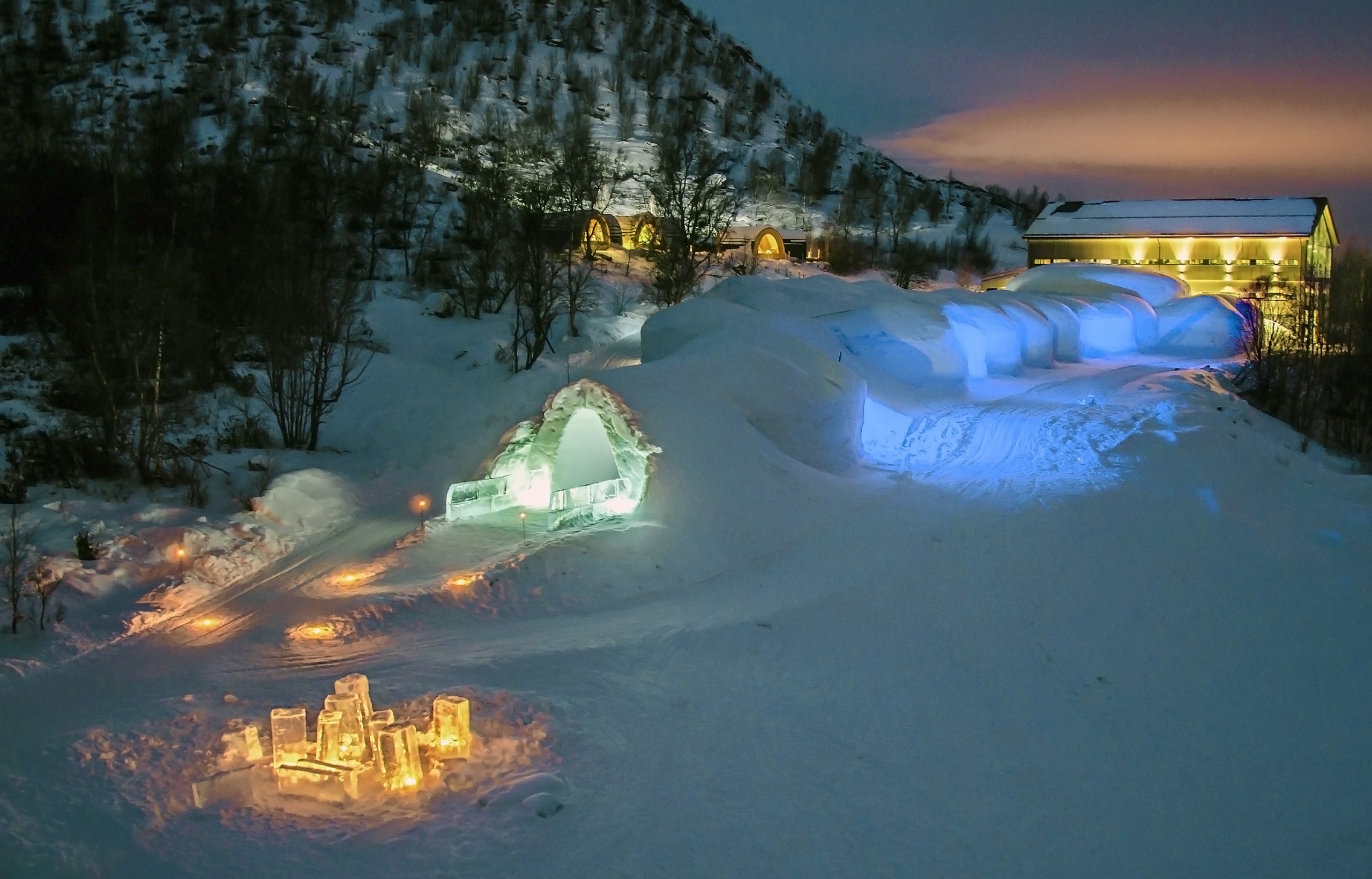 Snowhotel Kirkenes (Booking.com)