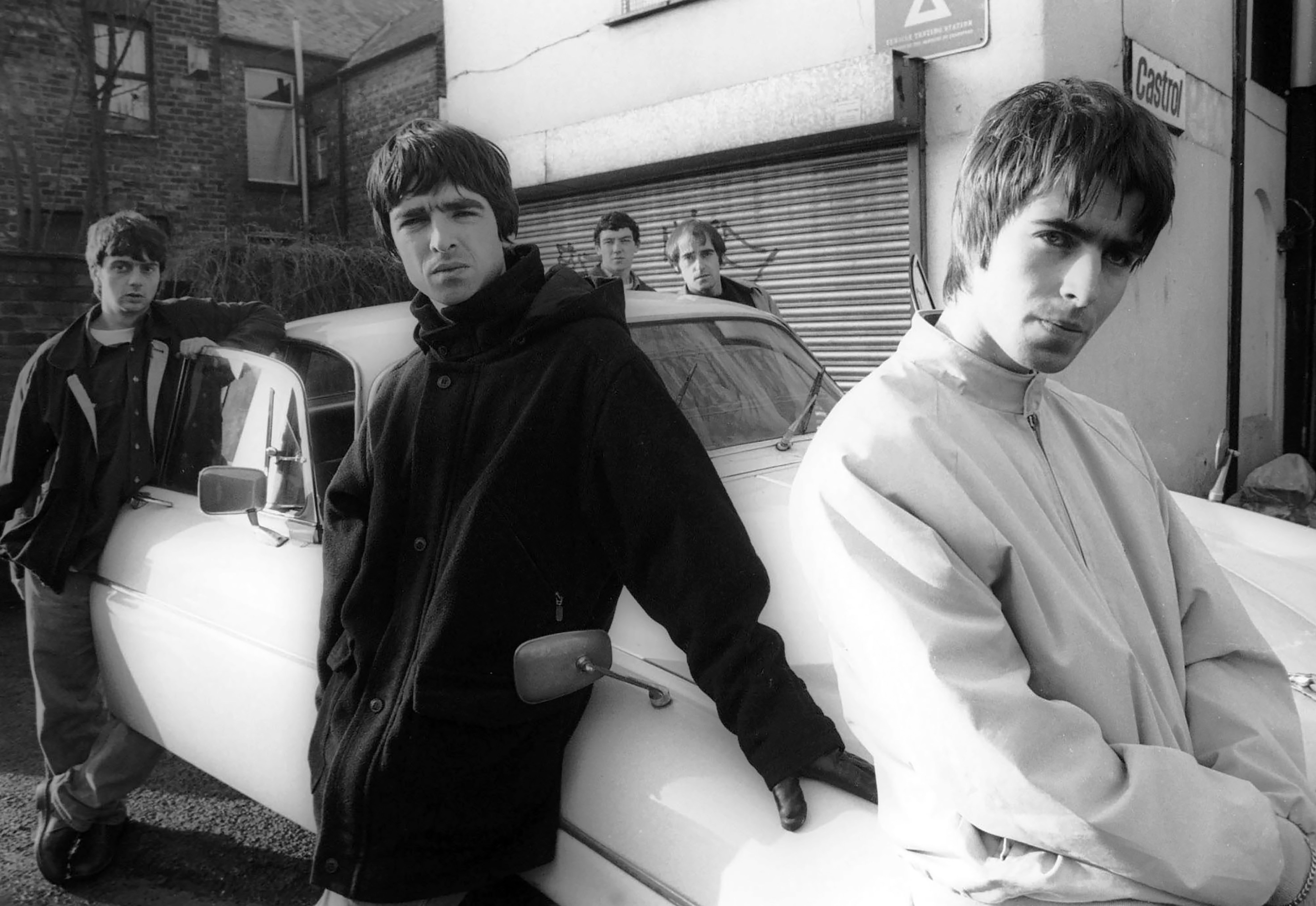 Oasis в 1993 году: Воссоединение группы вызывает ностальгию по эпохе 90-х.