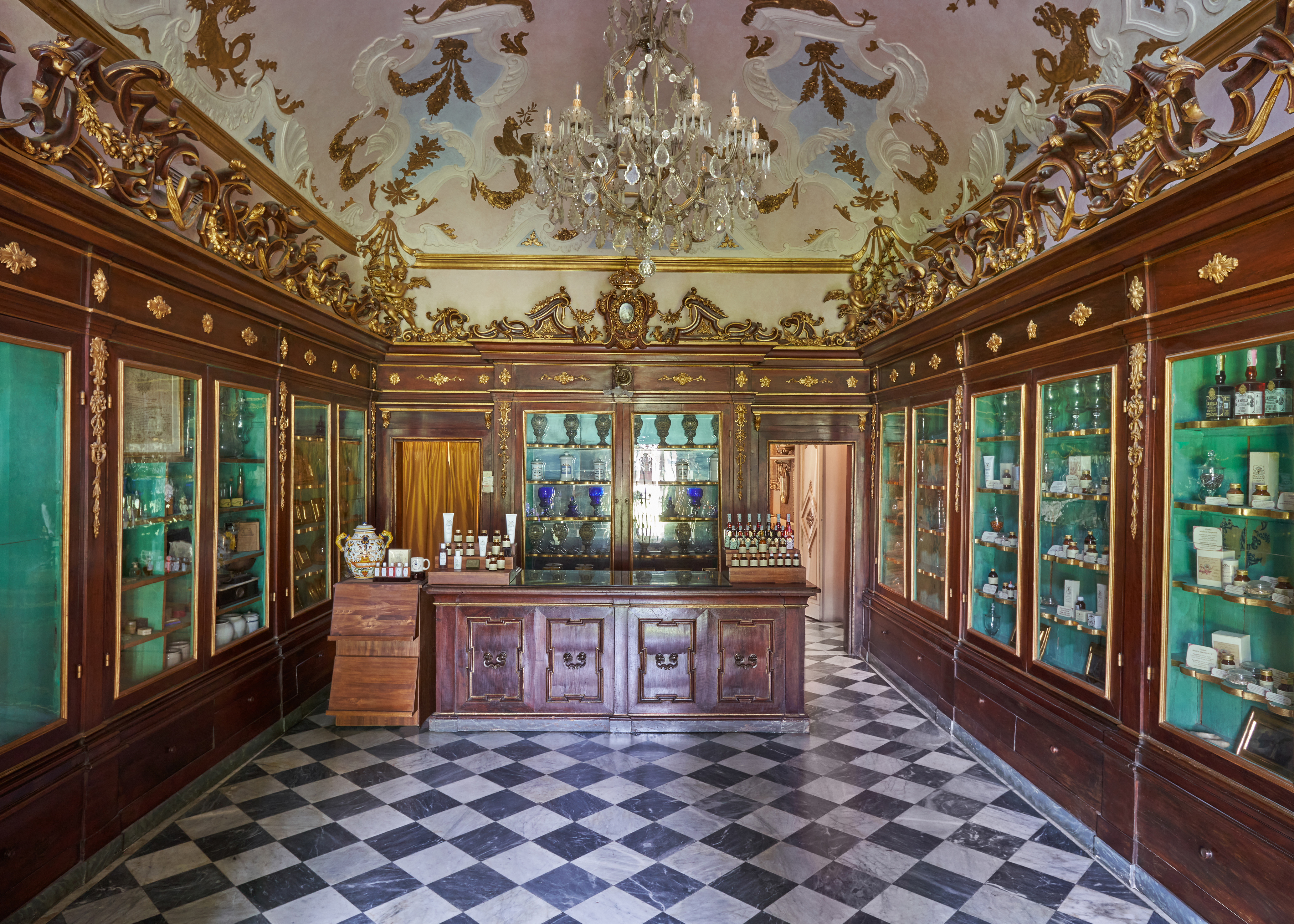 Officina Profumo-Farmaceutica di Santa Maria Novella — одна из старейших аптек в мире