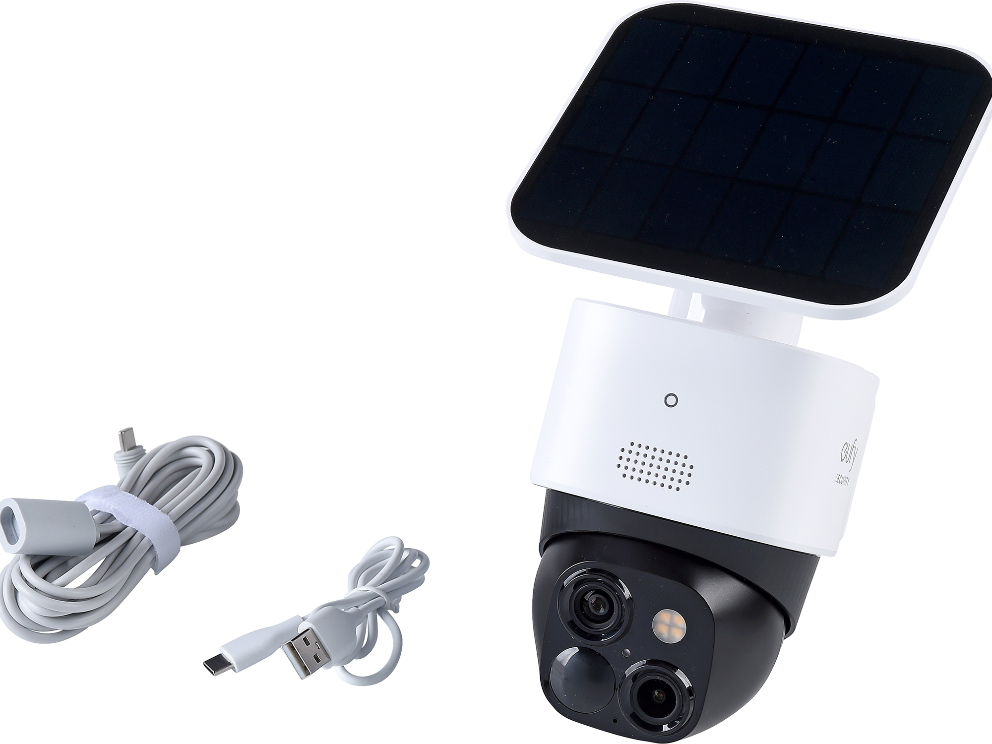Камера безопасности Eufy SoloCam S340 с солнечной панелью и кабелями.